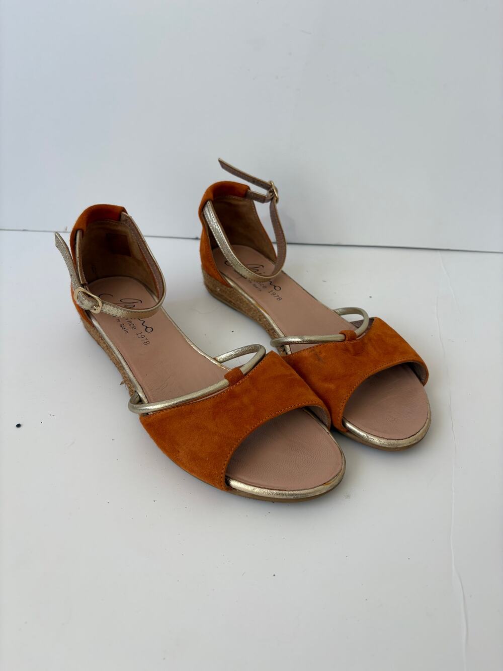 Gaimo Spain Orange Suede Espadrille Sandals EU 41 Gold Ankle Strap Flats
